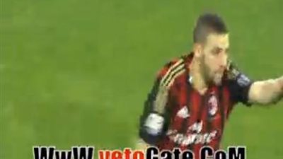 بالفيديو.. نابولى يقضي على الميلان بثلاثية