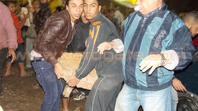 بالفيديووالصور.. أول لقطات لمحاولات استخراج الجثث في موقع انهيار عقار المطرية