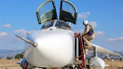 «بوتين» يمنح قائد الطائرة «سوخوى 24» لقب بطل روسيا