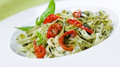 طريقة إعداد المكرونة بالخرشوف والريحان وجبن البارميزان