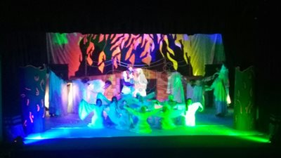 عرض مسرحية «الطائر» لطلاب «آداب عين شمس» بمسرح الجامعة