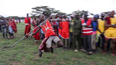 رجال الماساي يستبدلون صيد الأسود بالأولمبياد لإثبات شجاعتهم (صور)