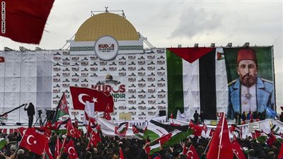 أسباب رفع محتجو تركيا ضد ترامب صورة السلطان عبد الحميد الثاني