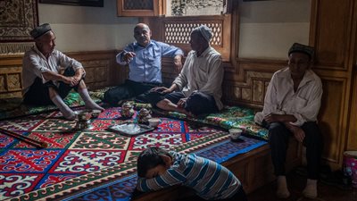 «سجن وذل».. معسكرات عمل قسري للسجناء المسلمين في الصين (صور)