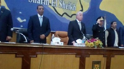 محافظ جنوب سيناء يناقش مع المجلس التنفيذي تحديد القيمة الإيجارية للبدو