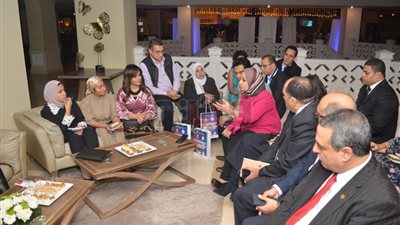 وزيرة الهجرة تبحث مع عدد من الخبراء تفاصيل «مصر تستطيع بالتعليم»