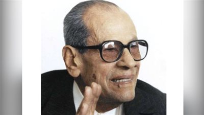 نجيب محفوظ يعترف: تقاليدنا لا تسمح بالصراحة في مذكراتنا