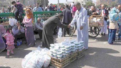 لحمة الرأس والرنجة والفسيخ أشهر مأكولات مولد 