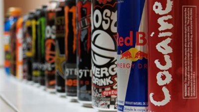 معلمون بريطانيون يطالبون بمنع بيع مشروبات الطاقة للتلاميذ دون 16 عاما