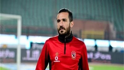 مشادة بين صالح جمعة وعلي معلول بمران مستبعدي الأهلي