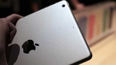 أبل تعيد الهيكل المعدني لهواتف آي فون