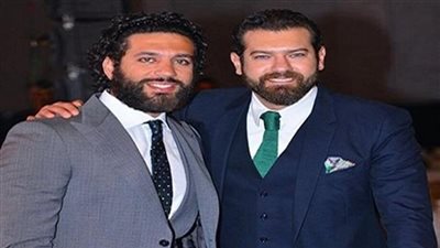 عمرو يوسف ينشر صورة جديدة مع حسن الرداد ويعلق: «بحبك يا صاحبي»