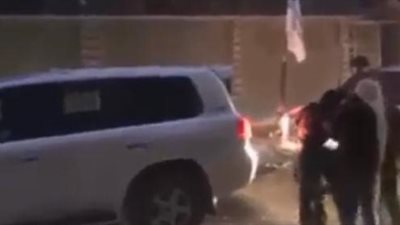 بالفيديو.. مهاجمة قافلة مساعدات الأمم المتحدة لـ«حمص» السورية