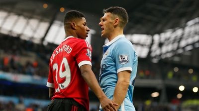 «ذا صن»: مشاجرات عنيفة بين لاعبي سيتي ويونايتد في غرف الملابس