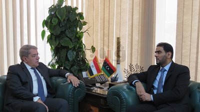 وزير المالية يلتقي نظيره الليبي لبحث سبل التعاون
