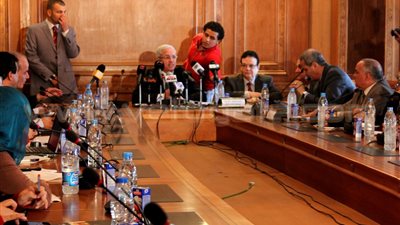 بالصور.. بدء اجتماع وزير التعليم العالي بأعضاء وفد صندوق النقد الدولي