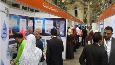 عمر فاروق: قيمنا اختراعات معرض القاهرة على أساس خدمة المجتمع