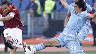 لاتسيو يجبر روما على التعادل السلبي في الدوري الإيطالي