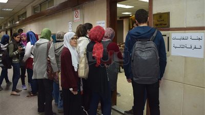 انتخابات اتحاد الطلاب «كأن شيئا لم يكن».. النصاب القانوني لا يكتمل في جامعات القاهرة الكبرى.. التزكية والتعيين يفرضان السيطرة ولا مجال للتنافس.. و«الخشت» يدعو الطلاب لاختيار ممثليه