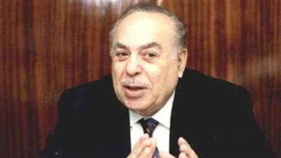 عبدالقادر حاتم.. أول من تولى 3 وزارات في وقت واحد