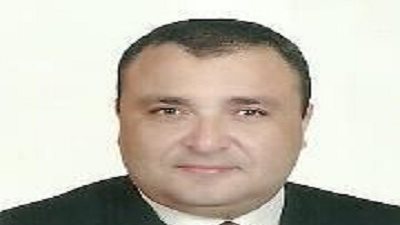 ساعي البريد يقتسم الغنائم من نقل الرسائل