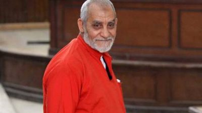 تأجيل محاكمة بديع و12 آخرين في أحداث الإرشاد لـ21 ديسمبر