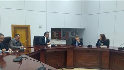 وزير الآثار يلتقي وفدا من جامعة قبرص (صور)