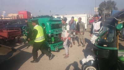 ضبط 300 مخالفة تجاوز سرعة و30 توك توك خلال حملات أعلى الطرق (صور)