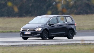 ظهور سيارة فولكس فاجن Variosport بطول 4.7 أمتار و7 مقاعد (صور)