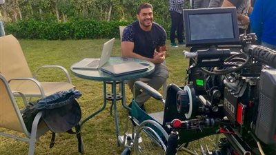 خالد سليم في كواليس تصوير مسلسل «ورا الشمس» (صور)