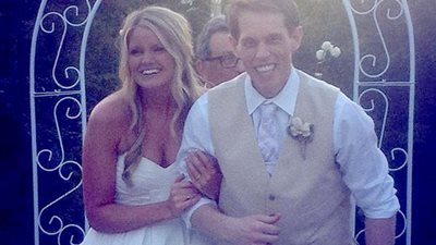 بالصور.. السرطان يحرم امرأة من زوجها بعد شهور من زفافها