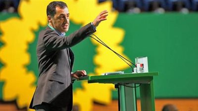 «الخضر الألماني» يحذر اللاجئين من المشاركة في احتجاجات ضد إسرائيل