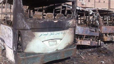 بالفيديو والصور.. لحظة اندلاع النيران في أتوبيسات النقل العام بالمطرية