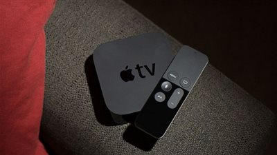 «فيس بوك» يحل مشكلة كلمة المرور على تليفزيونات أبل