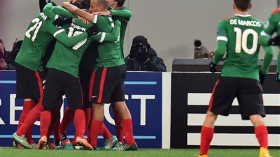 الجولة الخامسة بدوري أبطال أوربا.. برشلونة يضرب أبويل برباعية في قبرص.. «ميسي» يحطم رقم «راؤول» القياسي.. تشيلسي يسحق شالكه بخماسية ويتأهل لدور الـ16.. و«هاتريك» أجويرو ي