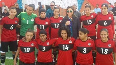 منتخب الكرة النسائية يؤدي مرانه الأول استعدادًا لمواجهة المغرب