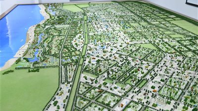مدبولي يكلف بسحب الأعمال من شركة مقاولات متأخرة في العلمين الجديدة