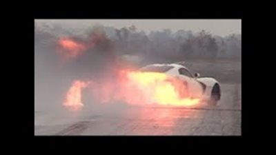 احتراق محرك «دودج فايبر» يتسبب في إيقاف تصنيع السيارة (فيديو)