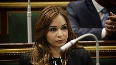 نائبة تطالب برفع سن الزواج لـ21 عاما للفتيات