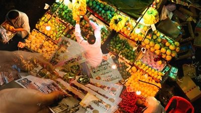 «فاينانشيال تايمز»: مصر تحارب التضخم منذ تعويم الجنيه