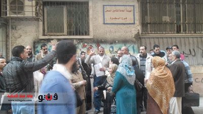 بالفيديو والصور... إضراب العاملين بهيئة التأمين الصحي بالبحيرة