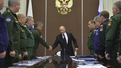 بالصور.. 10 قواعد عسكرية روسية في ثلاث قارات تهدد الناتو وتركيا.. 3 تشكل خطرا على أنقرة.. قاعدة طرطوس رأس حربة ضد داعش.. جزيرة القرم «خنجر في ظهر» حلف الأطلسي.. ونقطة دعم لوجيستي في فيتنام