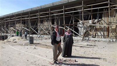 محافظ البحر الأحمر يتفقد مدينة الحرفيين بالغردقة