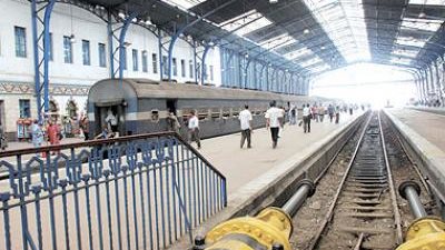 شرطة النقل: العثور على 14 كيس بنزين داخل قطار ببني سويف