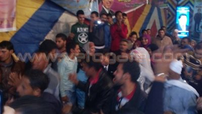 بالصور.. لافتات تأييد مرشح المصريين الأحرار تزين أحد الأفراح بالشرقية