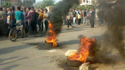 مجهولون يقطعون الطريقى الزراعى بالمنيا