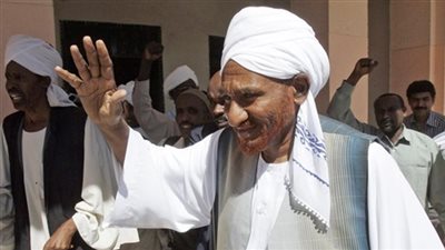 الصادق المهدي يدعو لحوار وطنى يجمع القوى السياسية السودانية