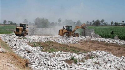 سقوط مافيا الاستيلاء على أراضي الدولة.. التحقيق في 3 آلاف بلاغ ضد مسئولين.. استدعاء رجال أعمال للتحقيق معهم خلال أيام.. ومنع مسئولين من السفر منهم 