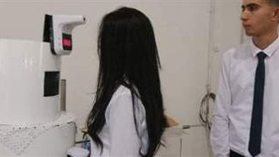 رجل آلي لمراقبة مصابي كورونا في تونس