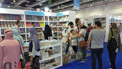 رغم الحر.. تزايد أعداد زوار معرض الكتاب فى ثالث أيامه | صور